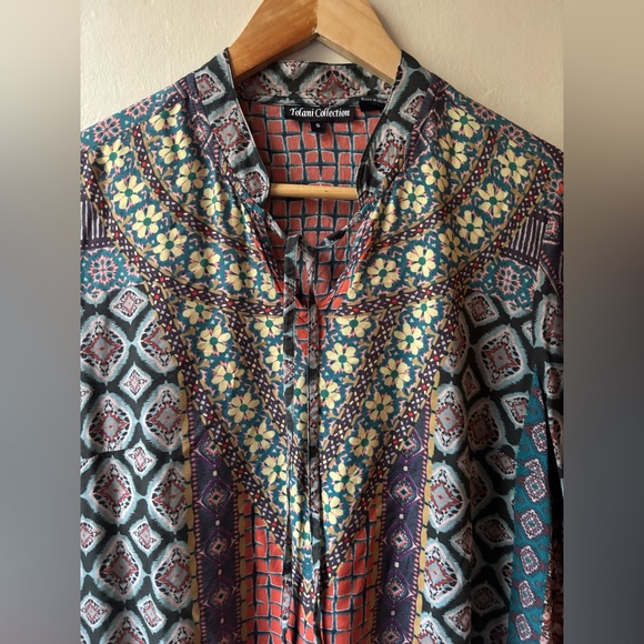 Tolani Geometric Floral Print Blouse in Red and Teal Blue Size Small NWOT - Picture 4 of 8